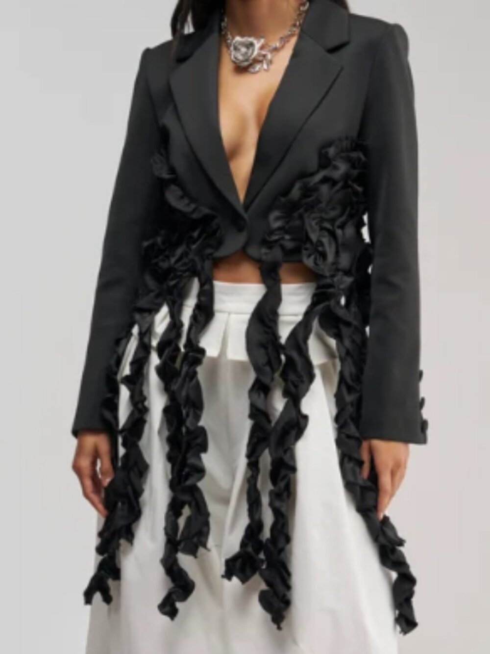AKIRA CAUGHT YOUR EYE RUFFLE TRIM BLAZER Size M